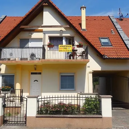 Gere De Luxe Apartament *